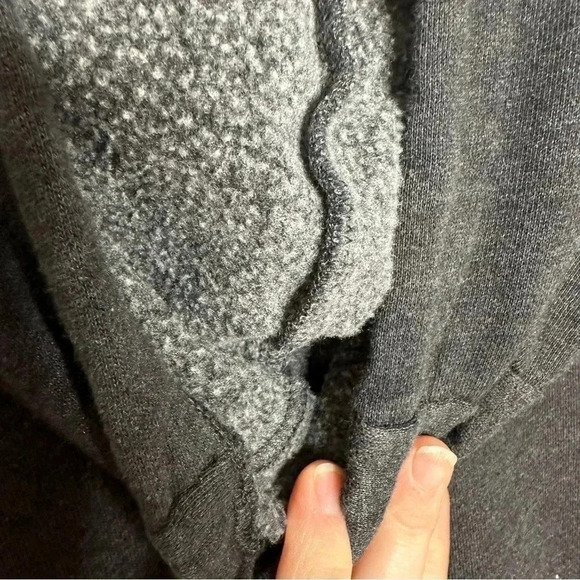 G21 Hoodie Blackish Grey Front Pocket Size Medium - Picture 16 of 16